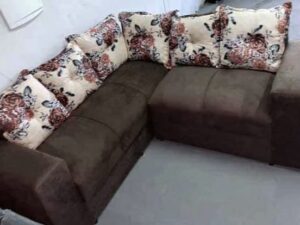 Estofado de Canto – Canto Belo com almofadas soltas – 1,80m x 1,80m suede e floral – Ray