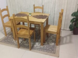 Mesa creta 1m c/ 4 cadeiras – Madeira maciça Eucalipto – 5.2 SR